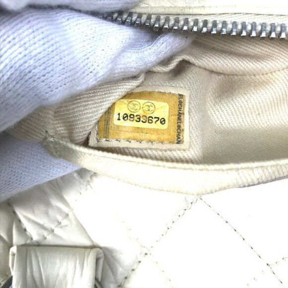 CHANEL Beige Leather Coco Mark Boston Bag - Picture 15 of 16